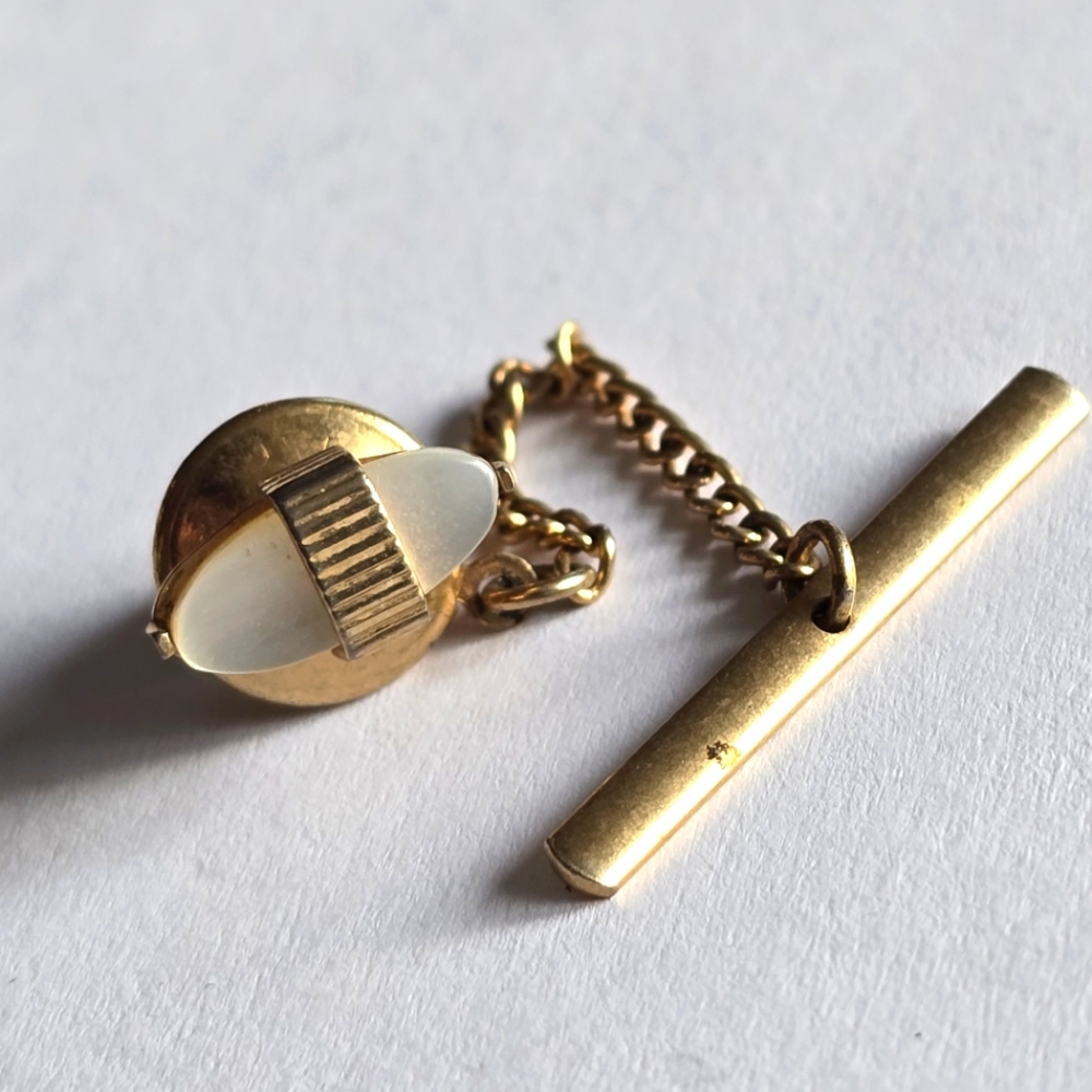 Vintage tie pin oval moonglow white gold tone bar and chain tac tack